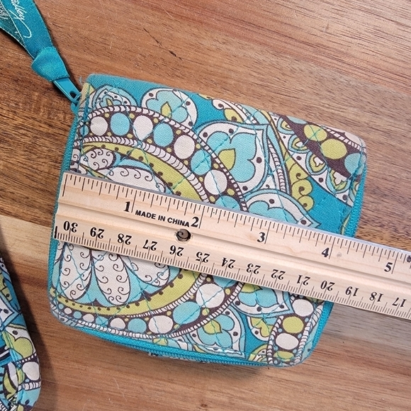 Vera Bradley Wallet and Matching Eyeglass Holder - Picture 14 of 16